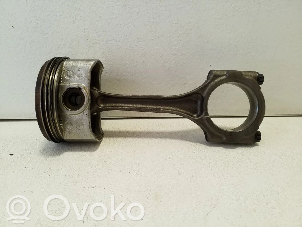 Lexus CT 200H Piston avec bielle 