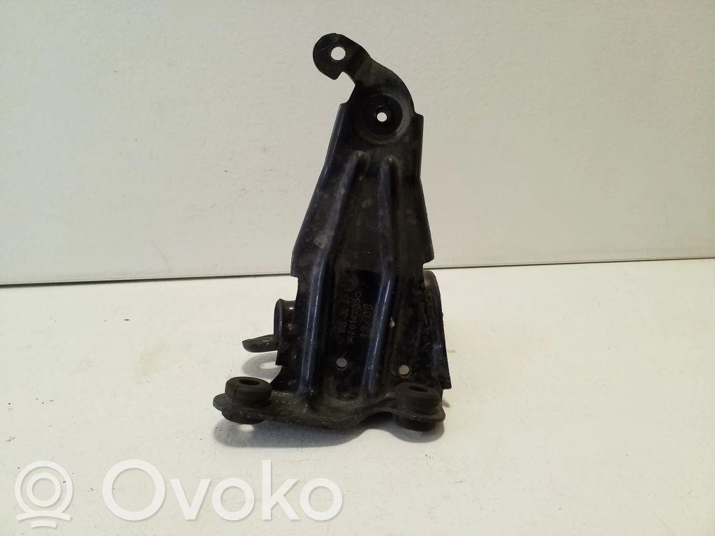 Volkswagen Golf Plus ABS-pumpun kiinnike 