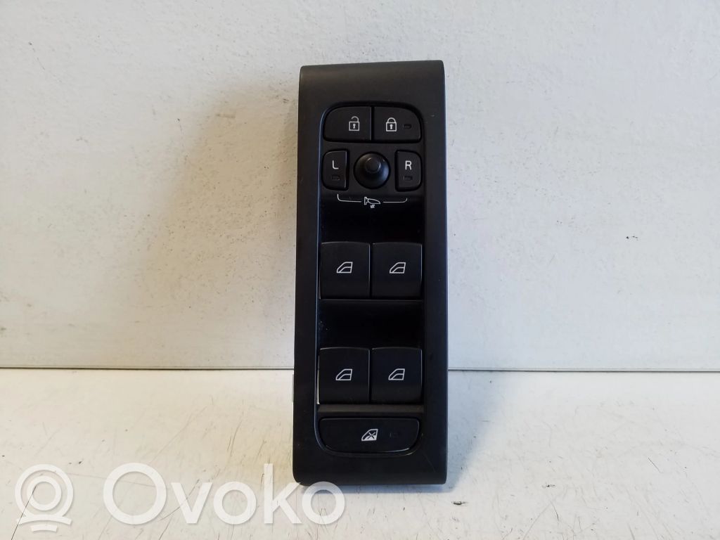 Volvo XC40 Electric window control switch 