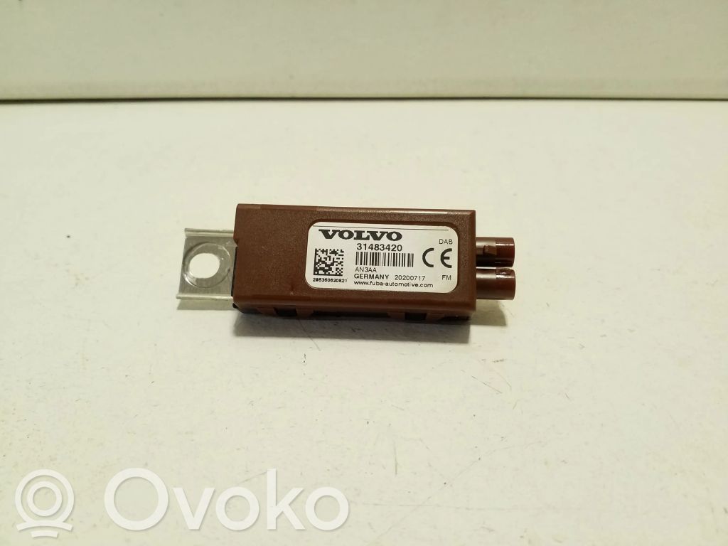 Volvo XC40 Amplificator antenă aeriană 