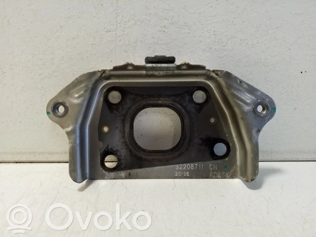 Volvo XC40 Inne części komory silnika 