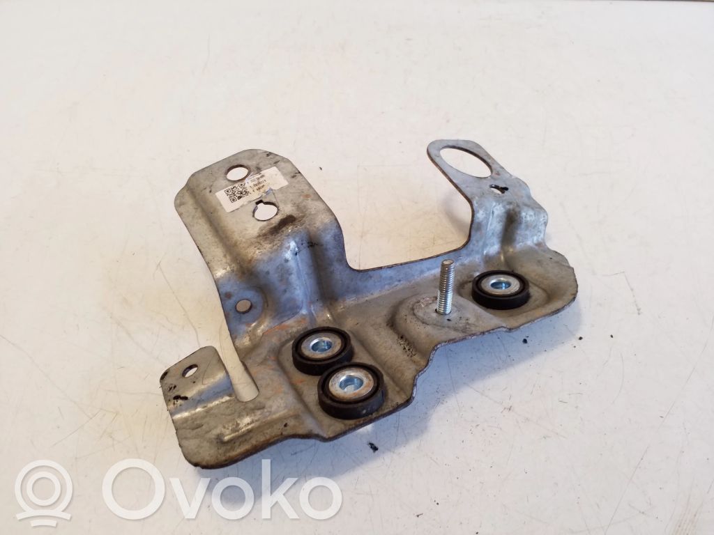 Volvo XC40 Inne części komory silnika 