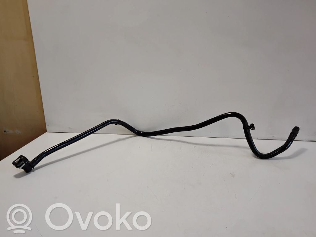 Volvo XC40 Przewód paliwowy 