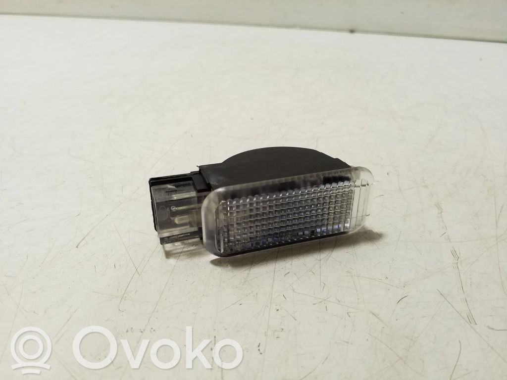 Otras luces interiores   3B0947415