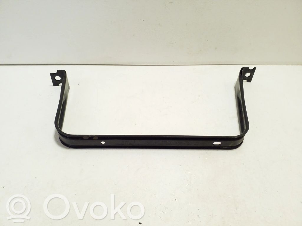 Skoda Kamiq Staffa di fissaggio del serbatoio del carburante 