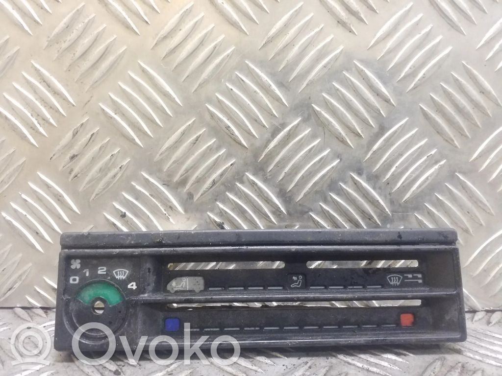 Volkswagen Transporter - Caravelle T4 Panel klimatyzacji / Ogrzewania 