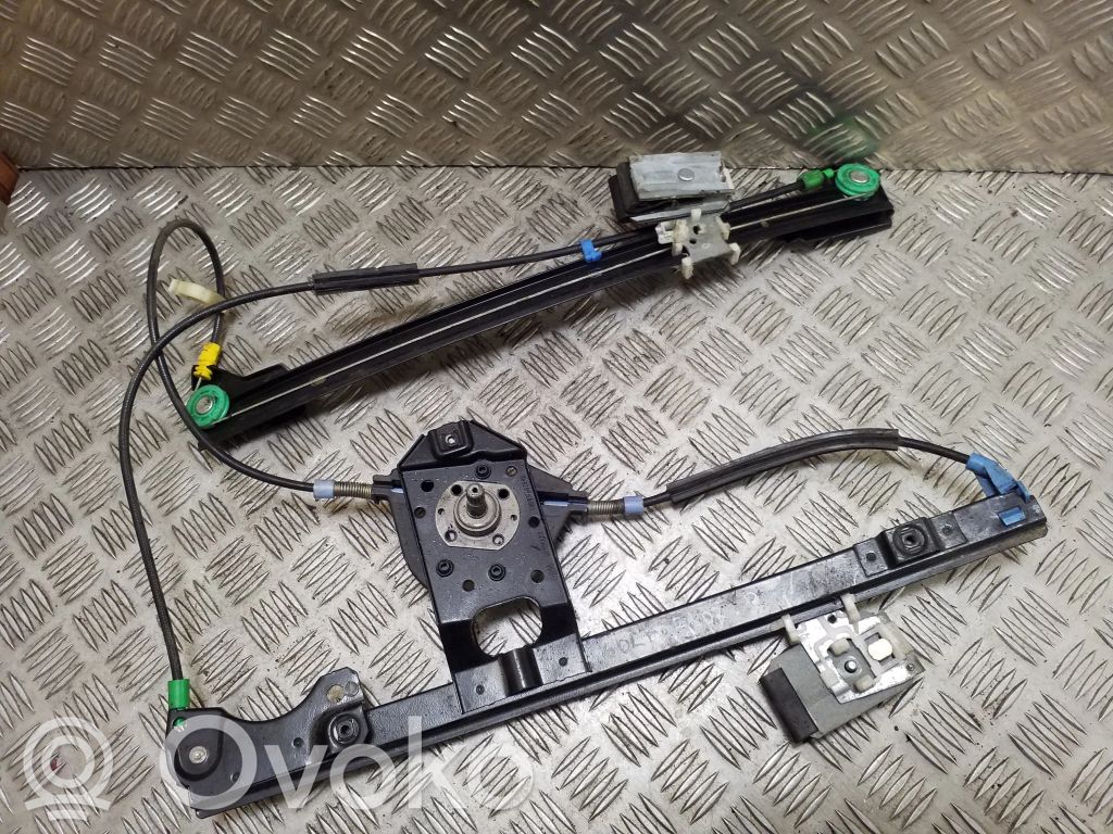 Volkswagen Golf III Macara geam față manuală 