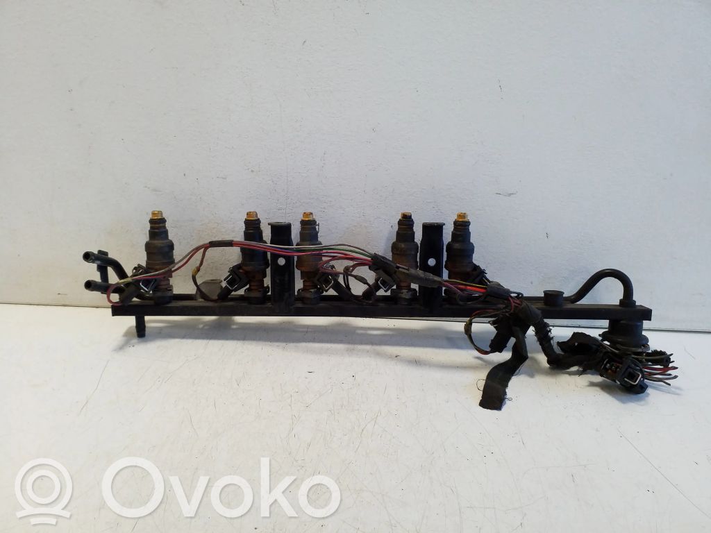 Volkswagen Golf III Listwa wtryskowa 