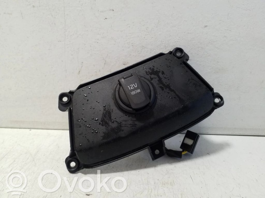 KIA Sportage Enchufe de 12V (trasero) 