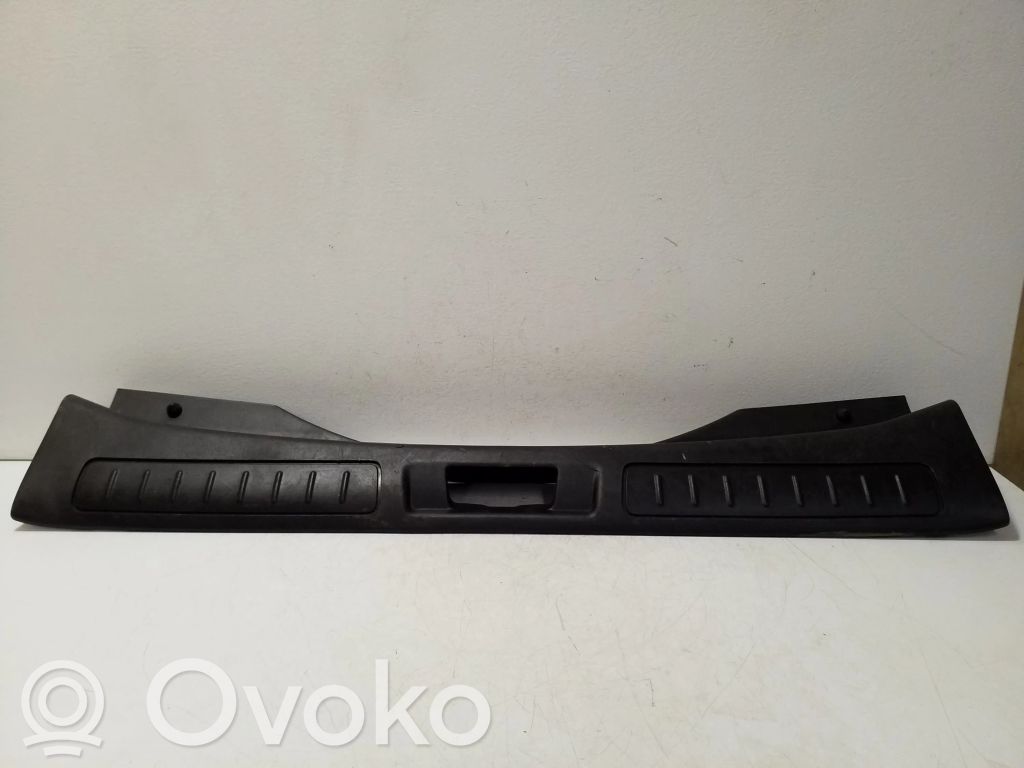Osłona pasa bagażnika   BJ32113A10AC