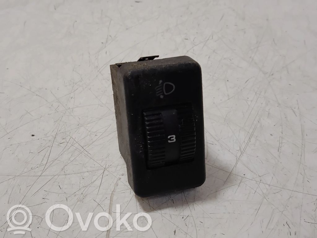 Volkswagen PASSAT B4 Interruttore di regolazione livello altezza dei fari