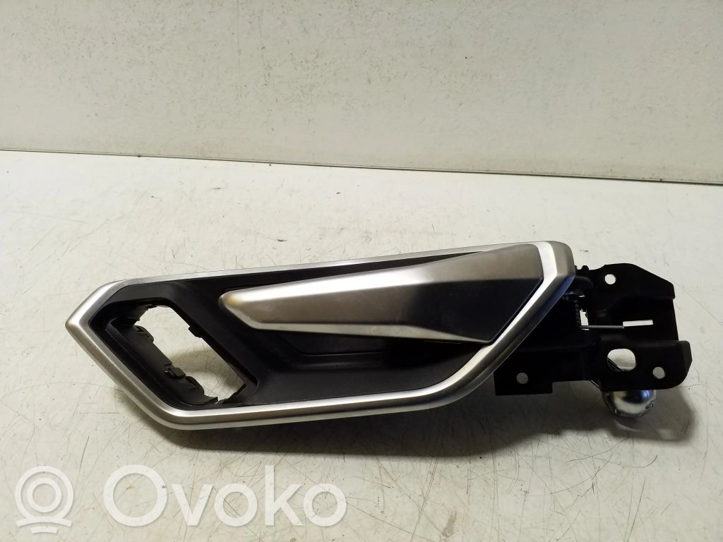 Audi e-tron Front door interior handle 