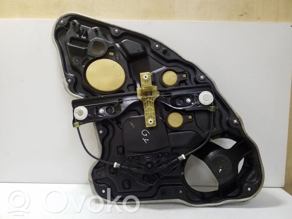 Jeep Cherokee KL Mecanismo para subir la puerta trasera sin motor 