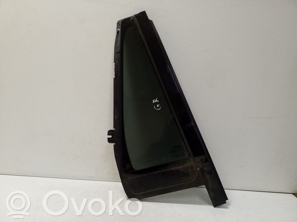 Volvo XC90 Ventanilla de ventilación de la puerta trasera 