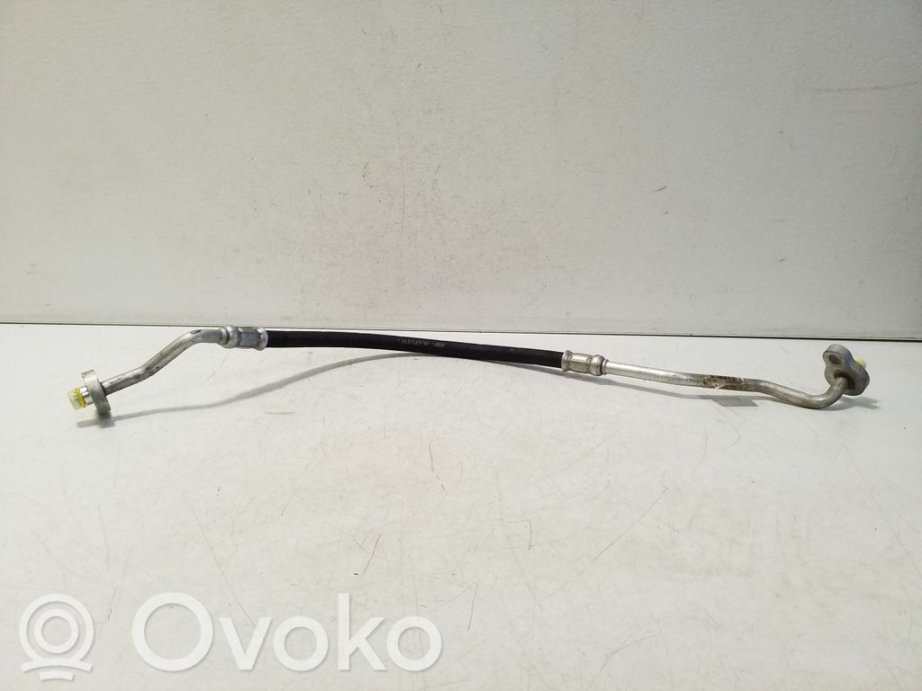 Ilmastointilaitteen putki (A/C)   31389351