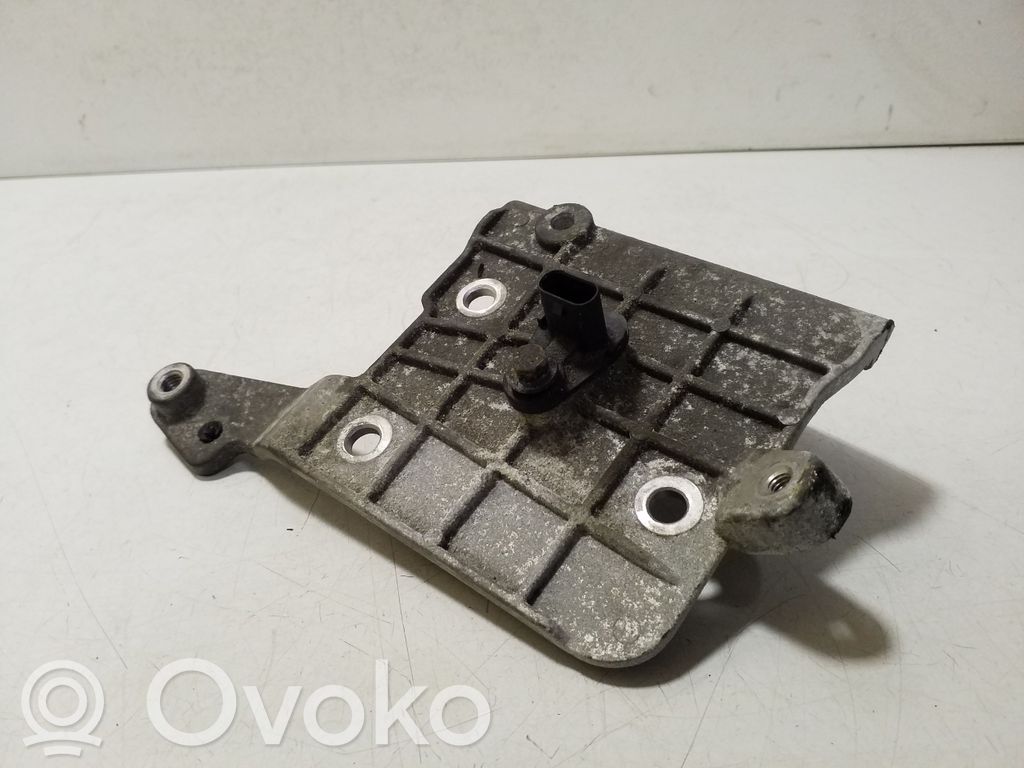 Volvo XC90 Łapa / Mocowanie skrzyni biegów 