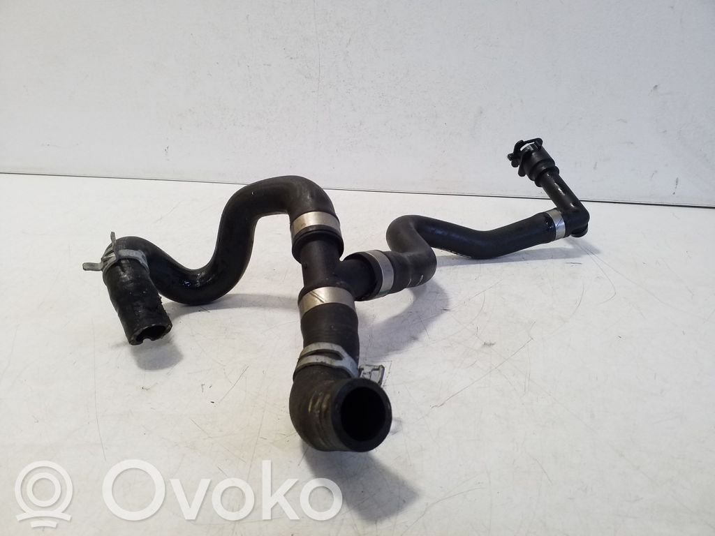 Volvo XC90 Conductă/furtun lichid de răcire motor 