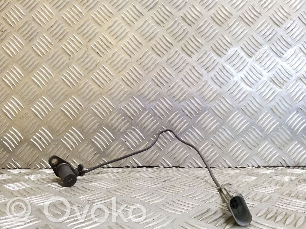 Kampiakselin asentoanturi   038907319