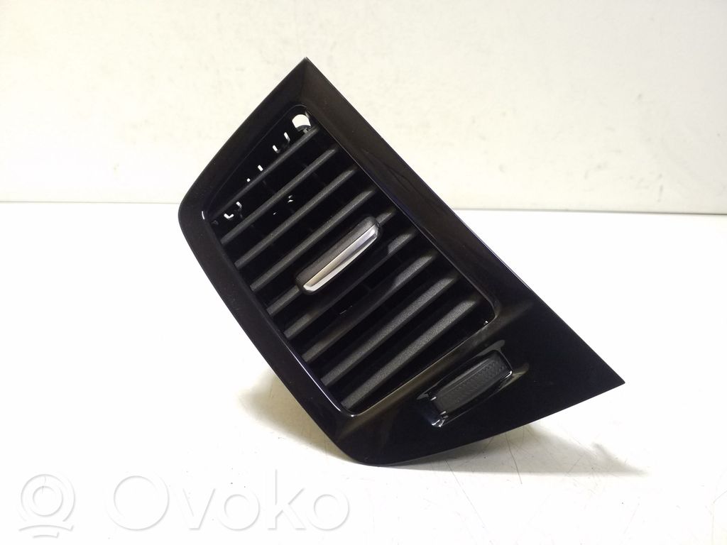 Volvo XC90 Dash center air vent grill 