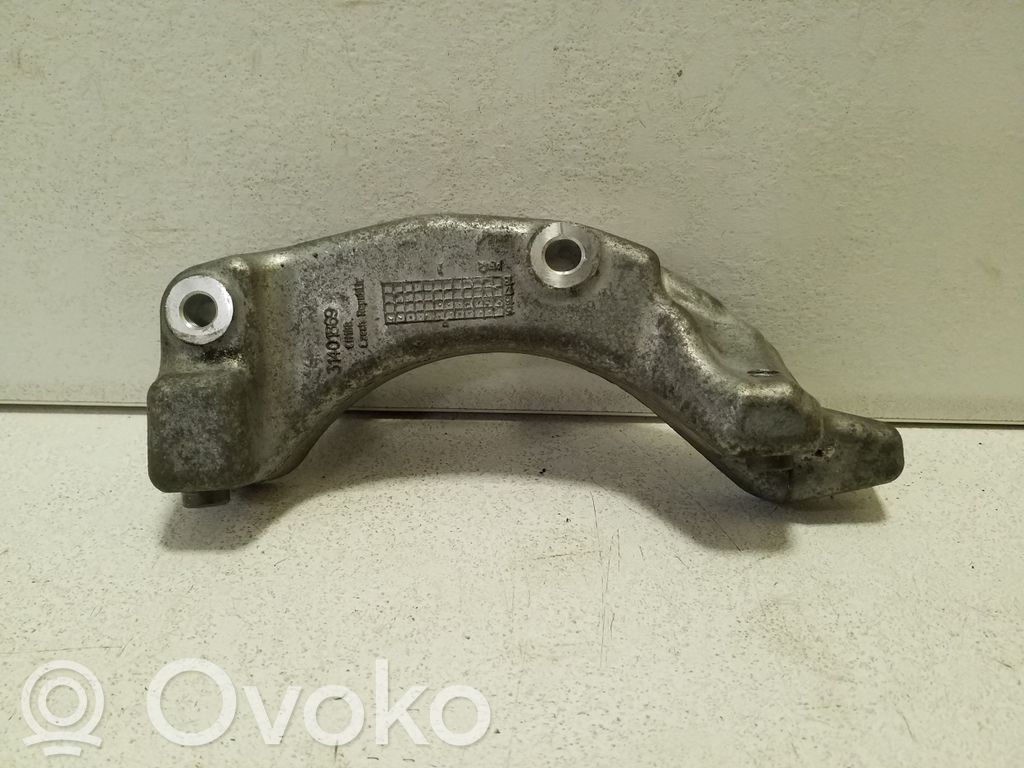 Soporte de montaje del compresor de A/C   31401869