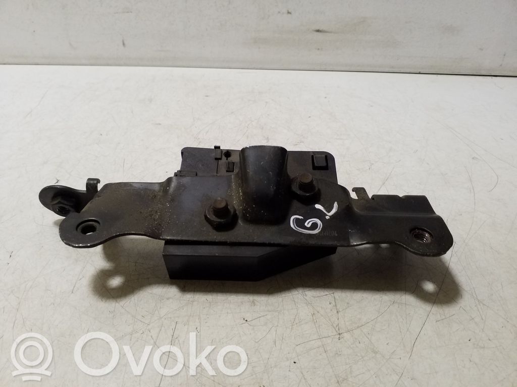Volvo S60 Zatrzask blokady oparcia fotela 