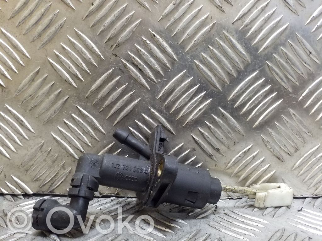 Volkswagen Golf IV Kytkimen pääsylinteri 