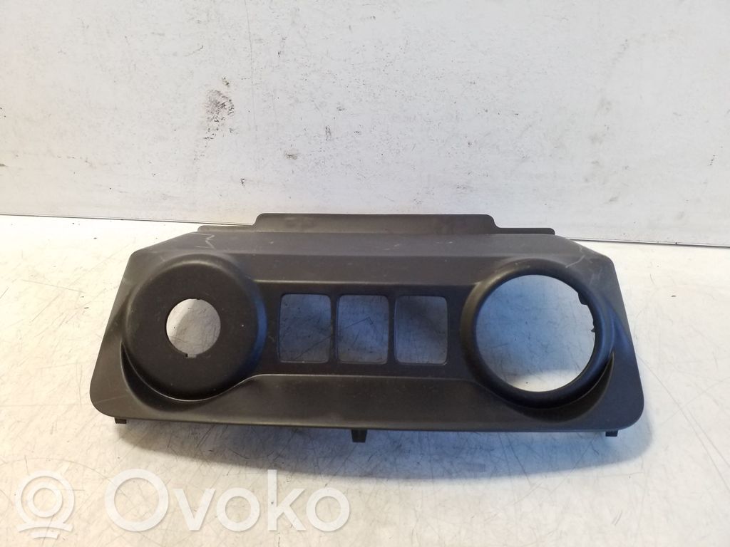 Nissan Navara D23 Moldura del panel (Usadas) 