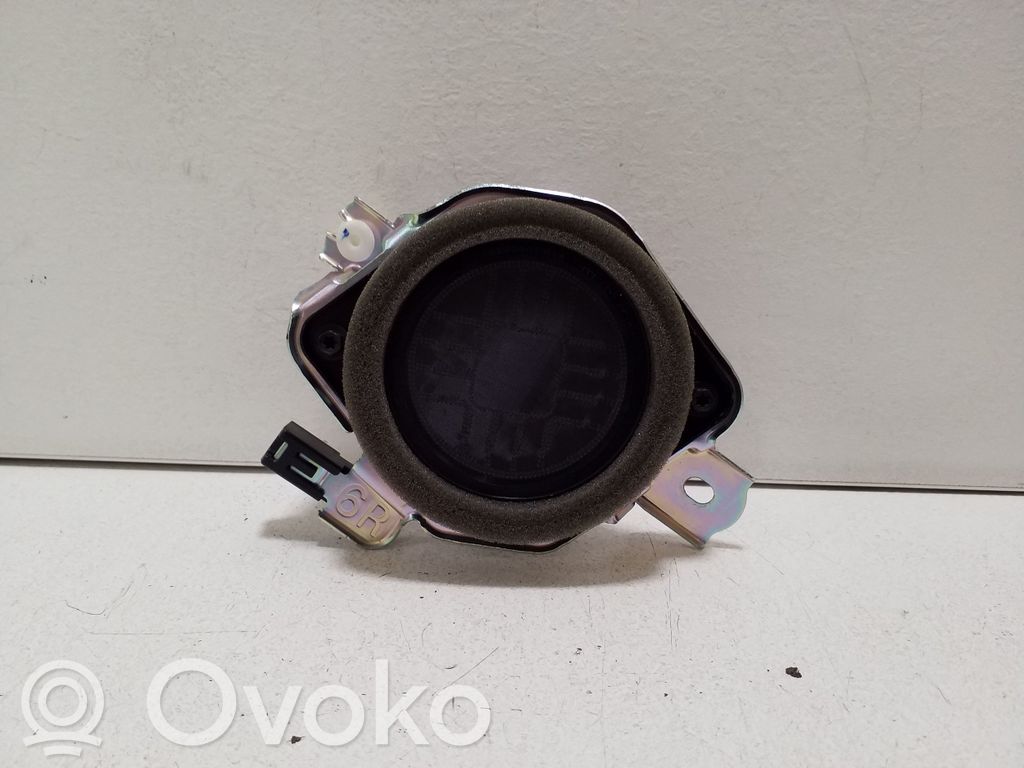Lexus NX Altavoz de la bandeja del maletero 