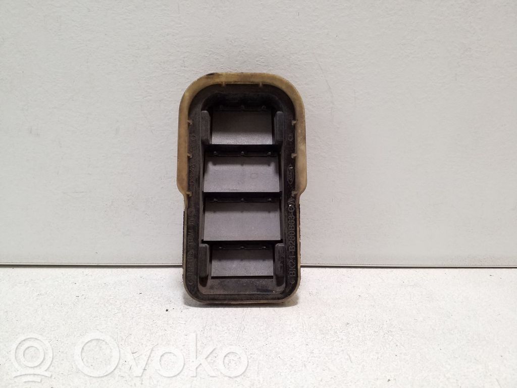 Ford Transit Custom Quarter panel pressure vent 