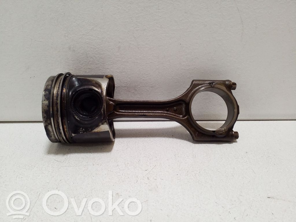 Volvo XC60 Piston with connecting rod 