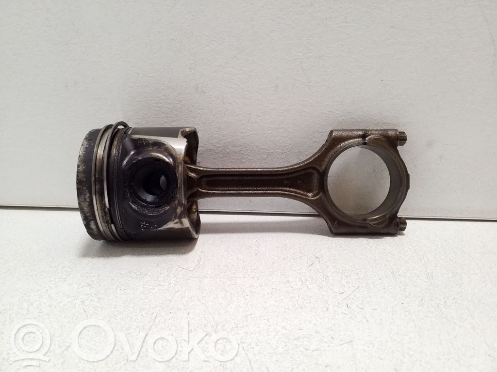 Volvo XC60 Piston with connecting rod 