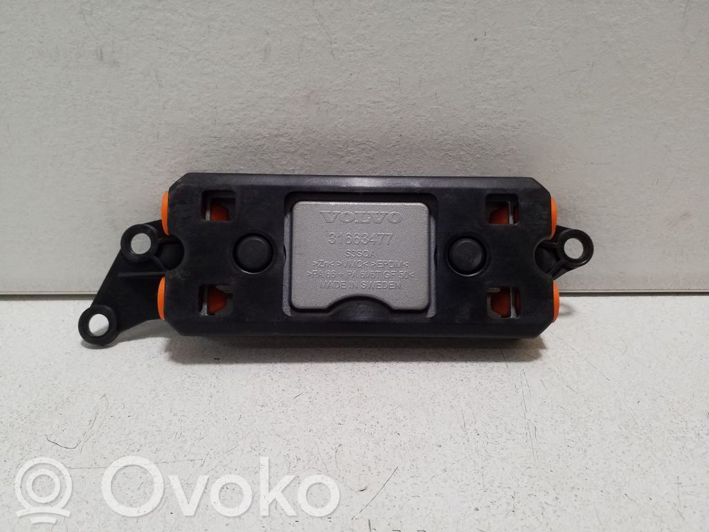Volvo XC60 Tailgate trim 