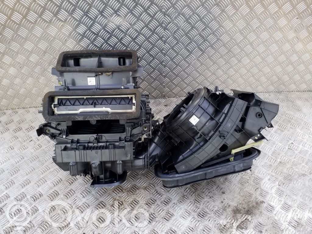 Volvo XC60 Obudowa nagrzewnicy 