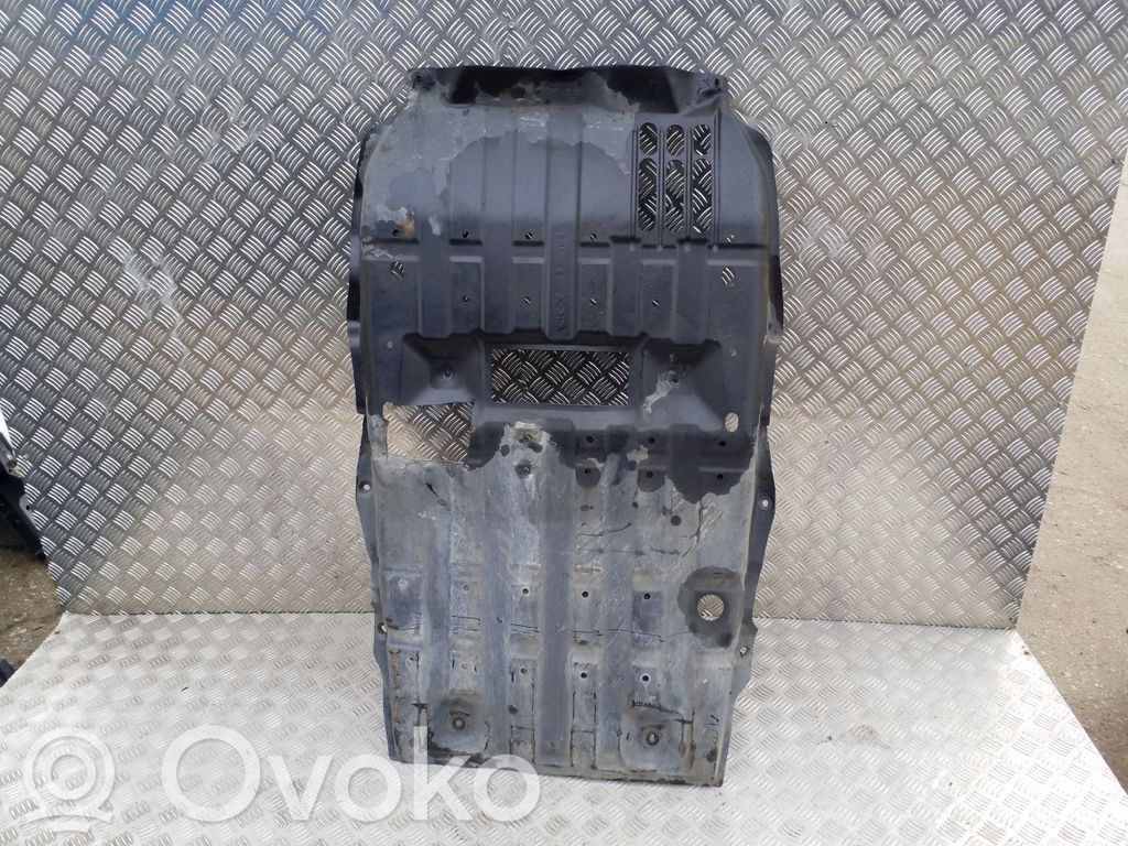 Mitsubishi L200 Placa protectora/protector antisalpicaduras motor 