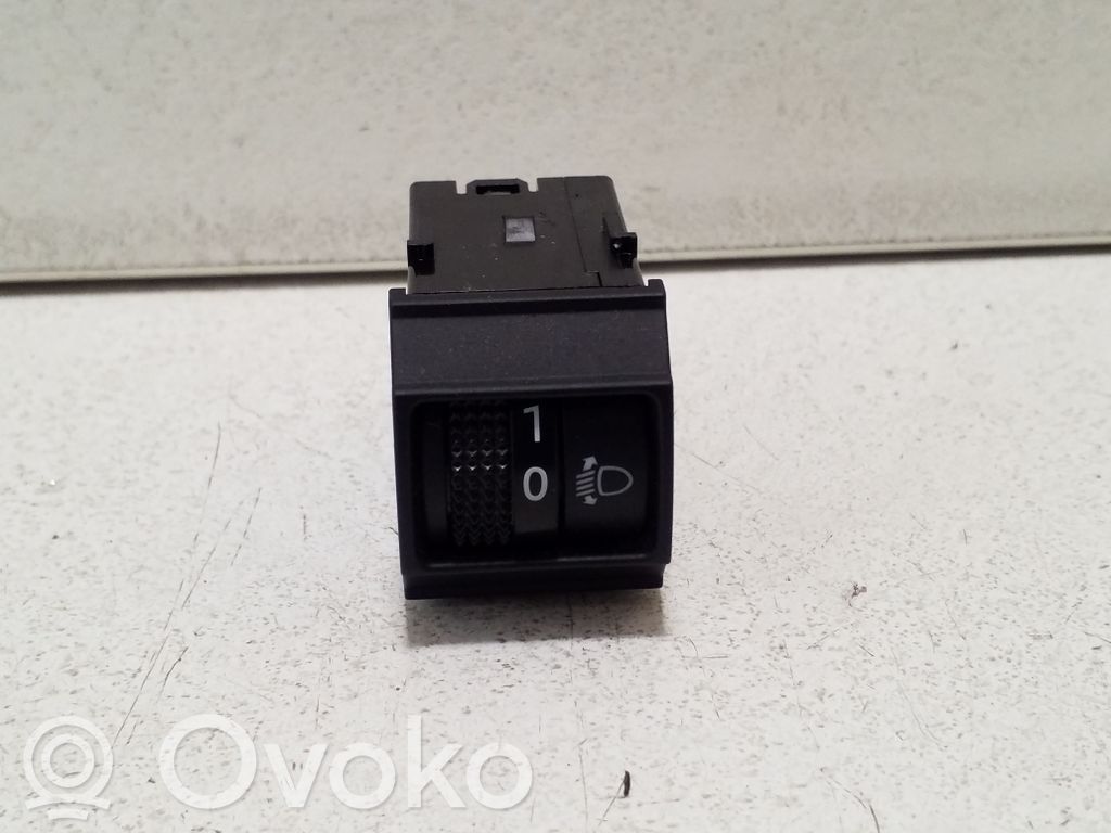 Nissan Qashqai J12 Headlight level height control switch 