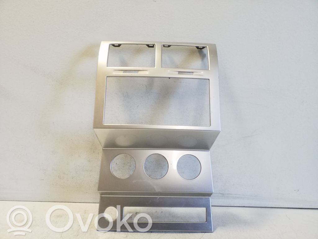 Dodge Nitro Panel trim 