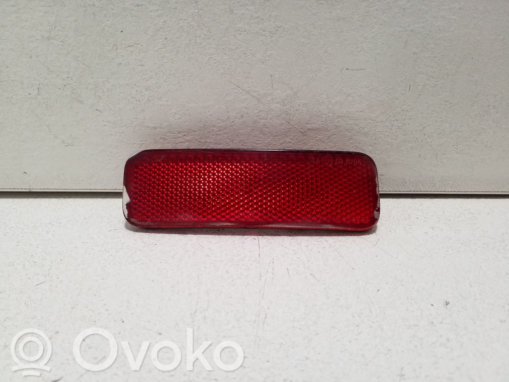 Reflector de faros/luces traseros   BK21515B0AA