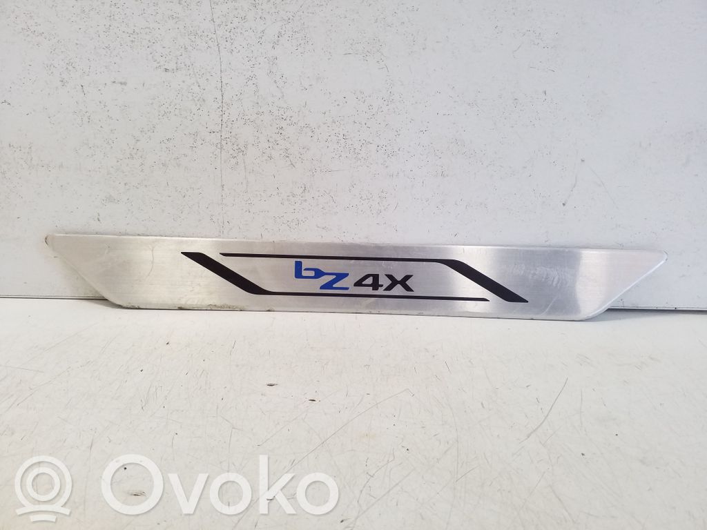 Toyota bZ4X Listwa progowa przednia 