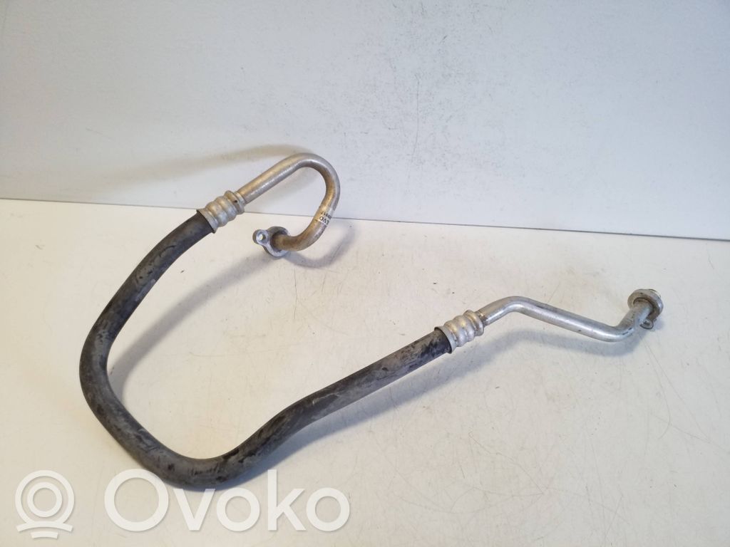 Ilmastointilaitteen putki (A/C)   32289917