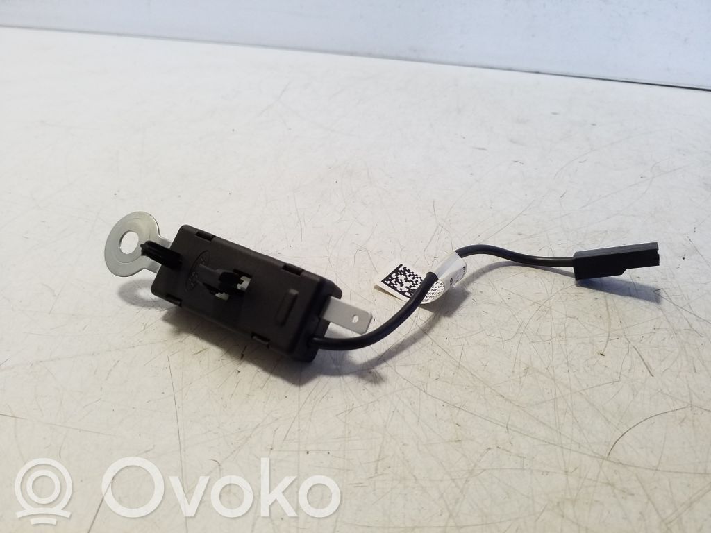 Ford Kuga III Pystyantennivahvistin 