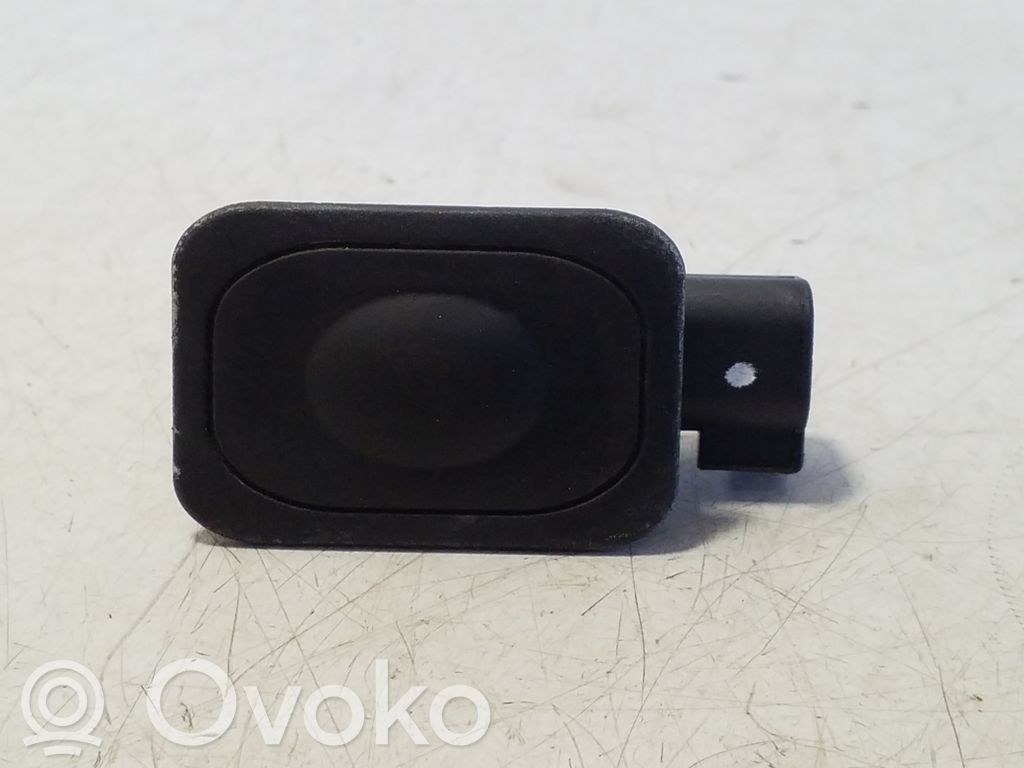 Ford Kuga III Tailgate opening switch 