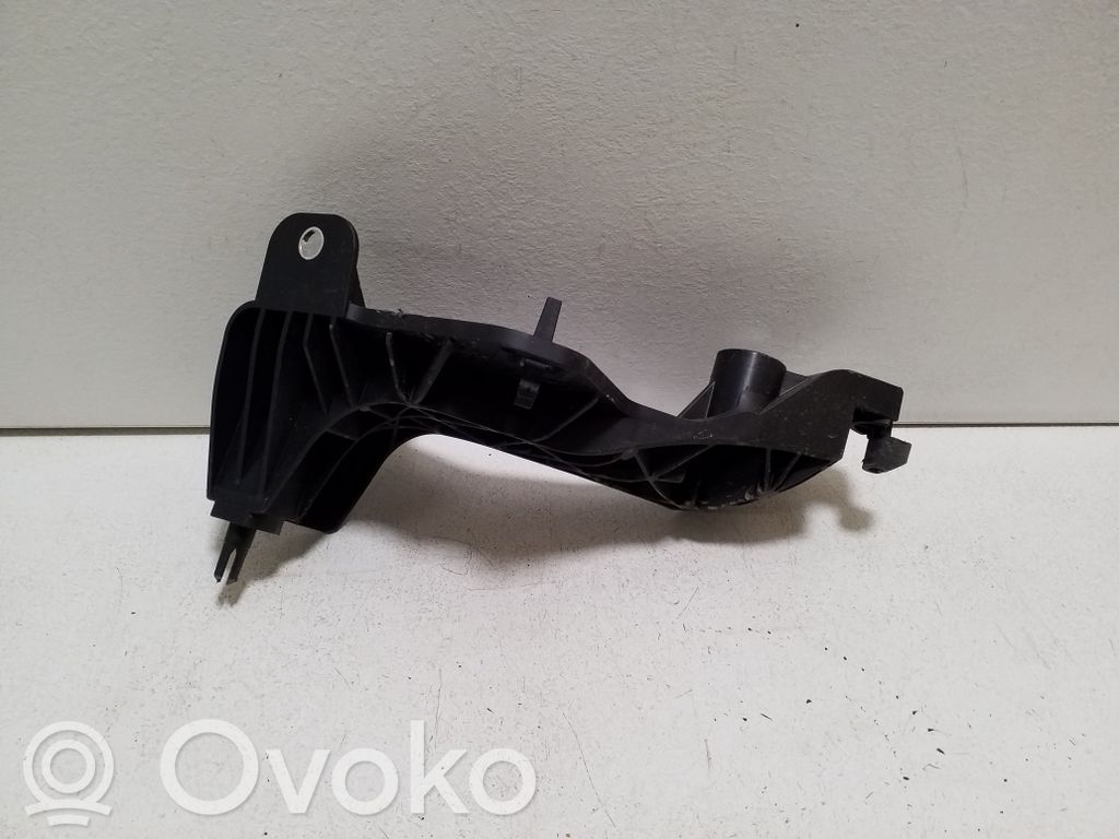 A/C compressor mount bracket   9461542