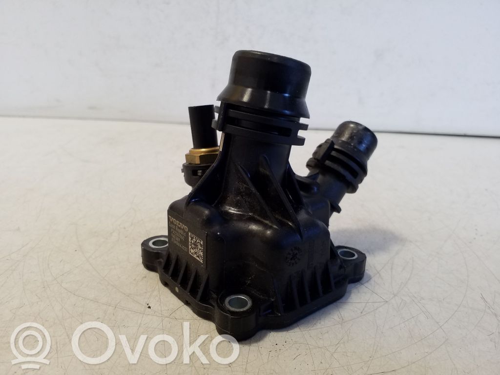 Volvo XC60 Carcasa del termostato 