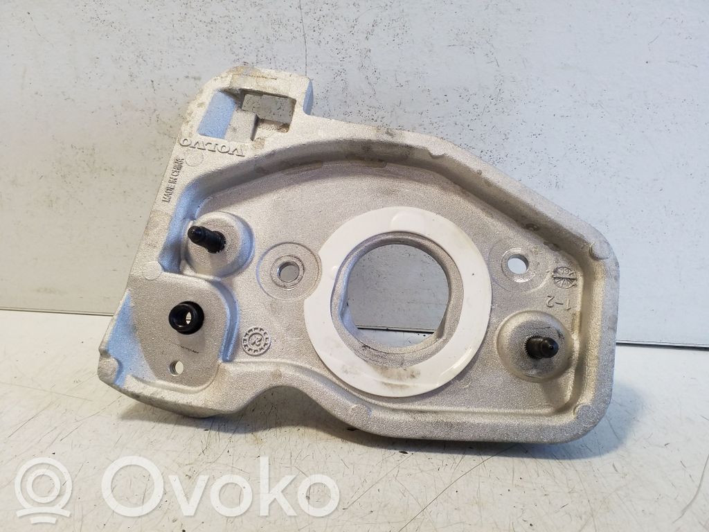 Volvo XC60 Muu moottoritilan osa 