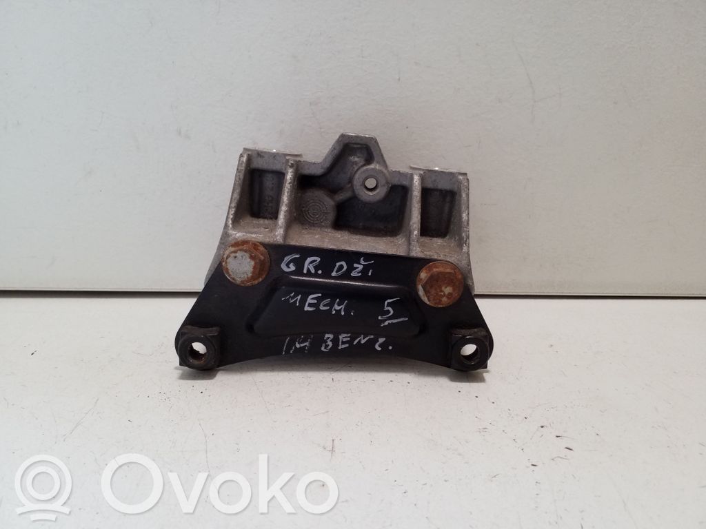 Volkswagen Golf V Gearbox mounting bracket 