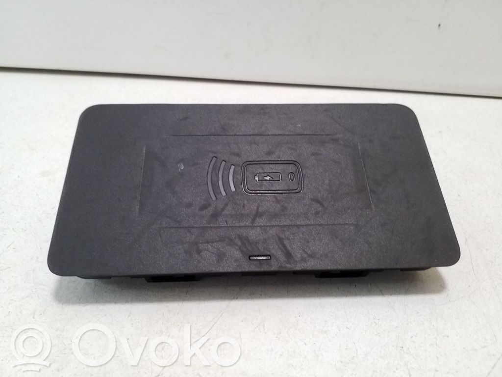 BMW 3 G20 G21 Wireless charging module 