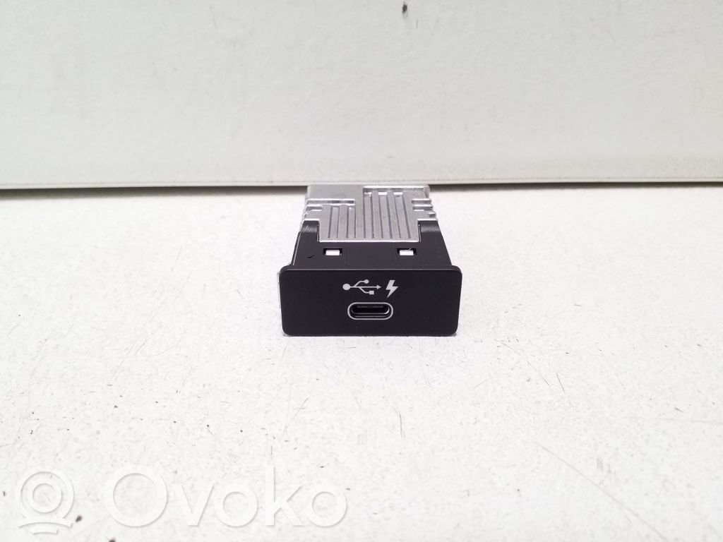 BMW 3 G20 G21 Enchufe conector USB 