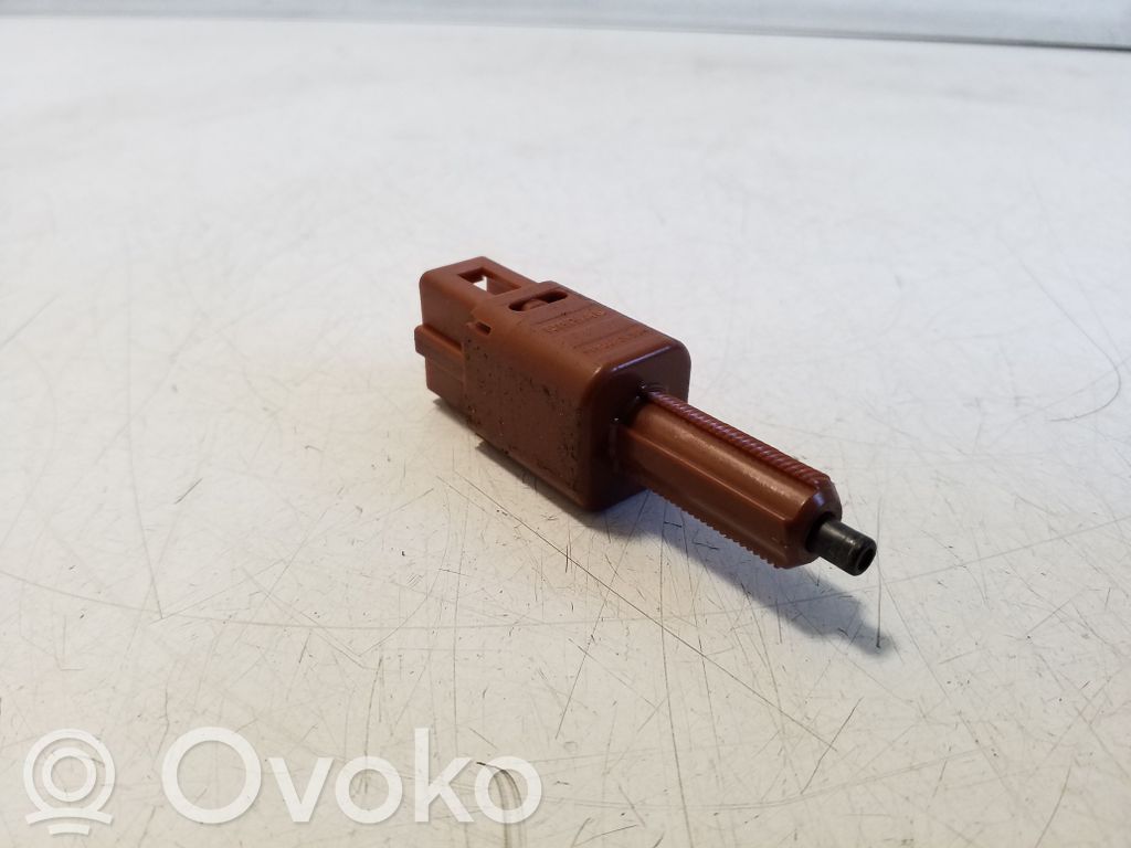 Nissan Navara D23 Czujnik pedału hamulca / stopu