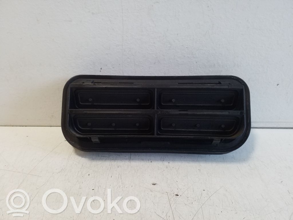 Kulmapaneelin paineventtiili   3D0819465B