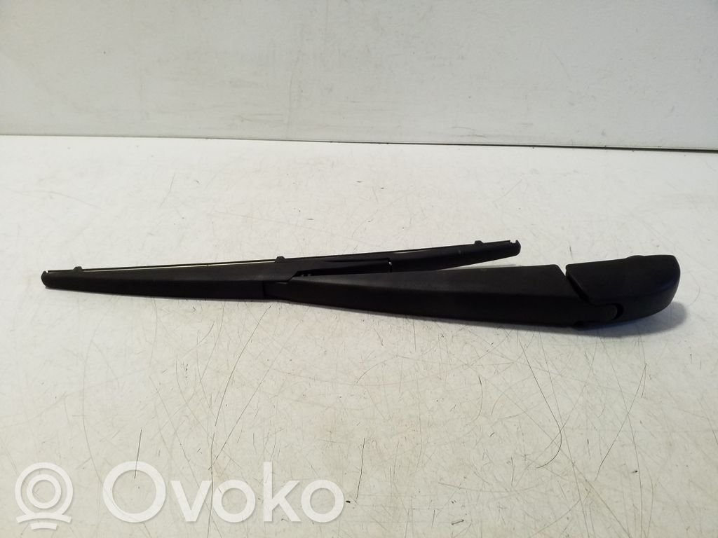 Brazo del limpiaparabrisas trasero   0762M8